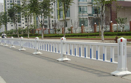 塑鋼道路<a href=http://catalyticsinc.com target=_blank class=infotextkey>護欄</a>