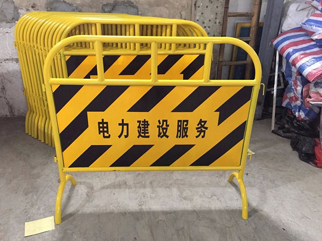 公路隔離柵連接件